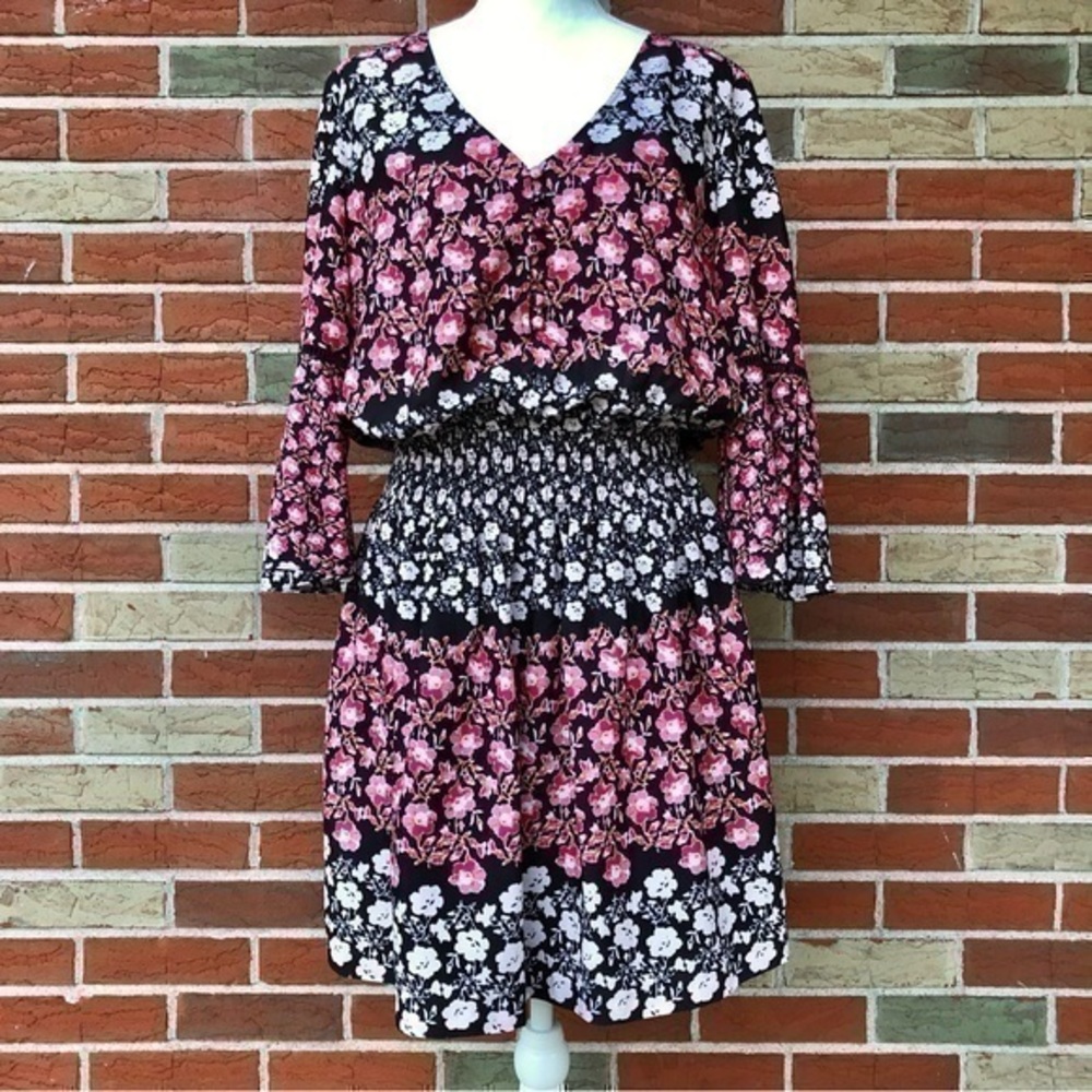 Eliza J V-neck Buttonup Floral Shirred Black White Pink Bell Sleeve Midi Dress 👗